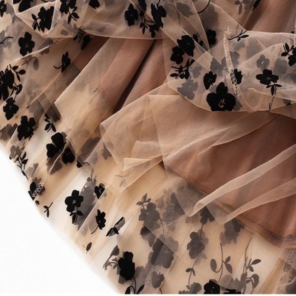 CARAMEL TULLE MAXI SKIRT LAYERED with BLACK FLORAL PRINT - Picture 3 of 10